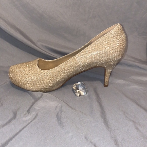 Dream Pairs Heels - Picture 6 of 7